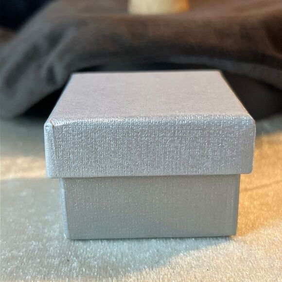 African Amethyst Floral Pure Stainless Steel Ring Size 6
NWT - Picture 11 of 11